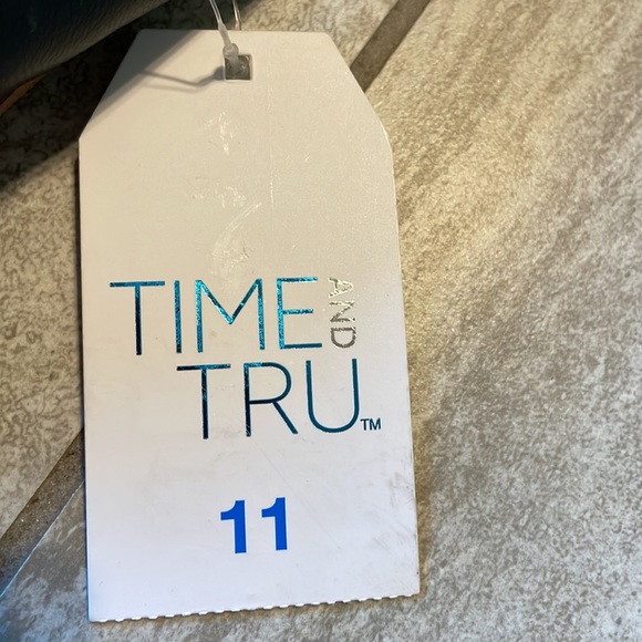 Time and Tru Black Memory Foam Slipper Size 11 Flip Flop - Picture 2 of 6